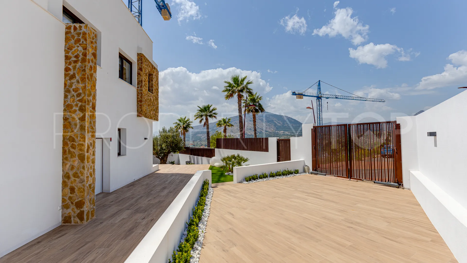 Se vende villa en Cala de Finestrat con 3 dormitorios