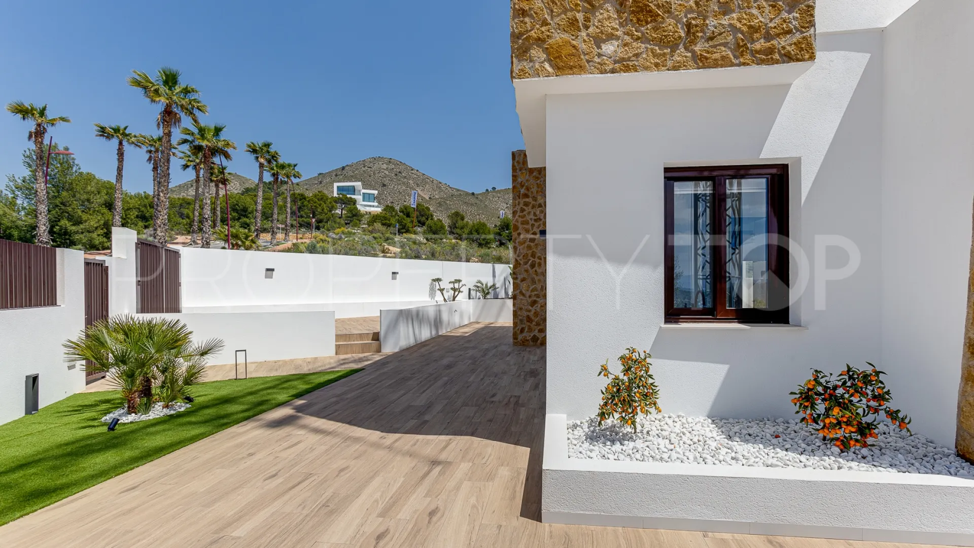Se vende villa en Cala de Finestrat con 3 dormitorios
