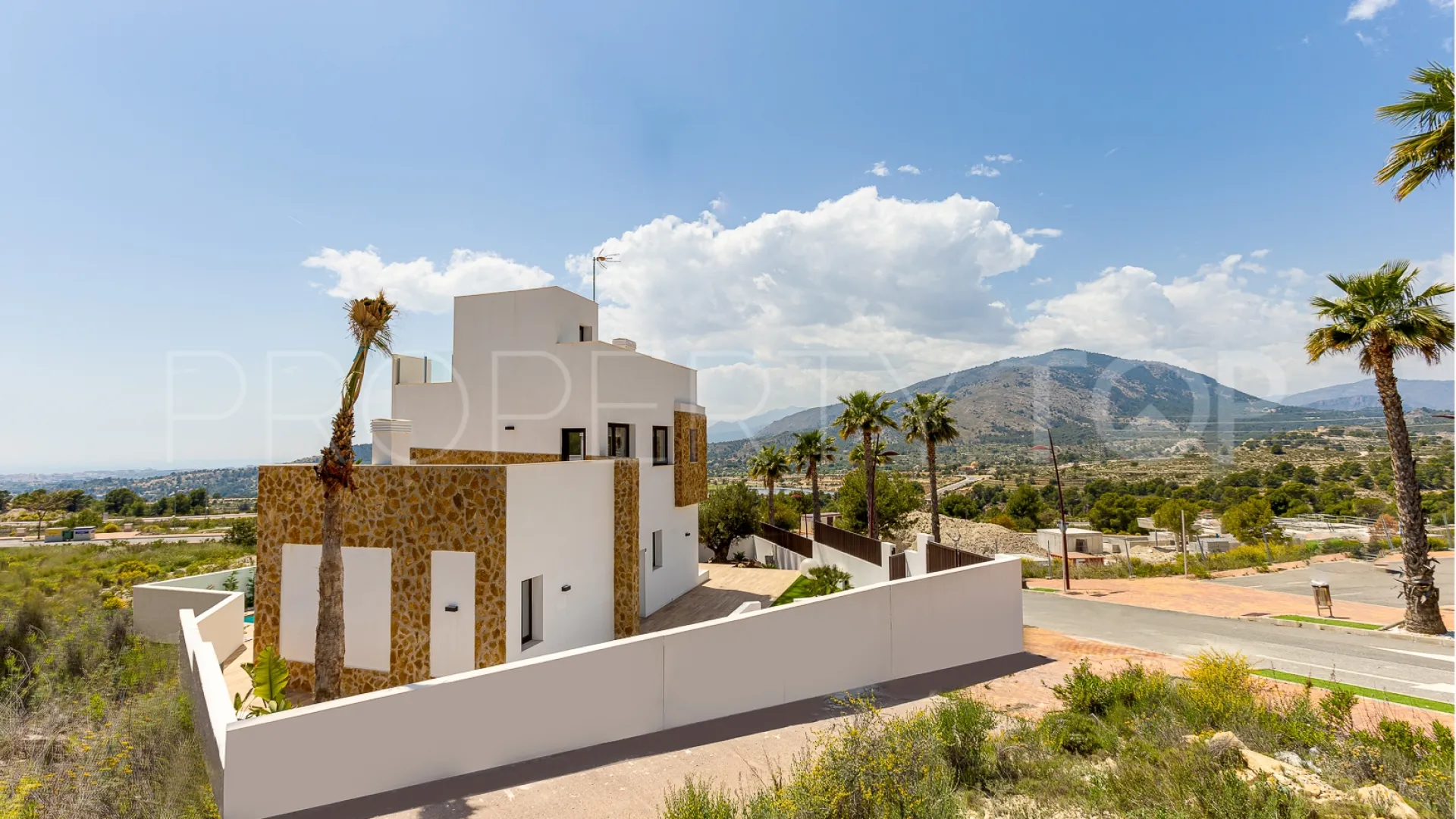 Se vende villa en Cala de Finestrat con 3 dormitorios