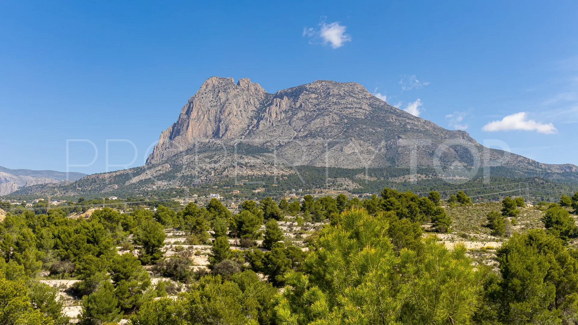 Se vende villa en Cala de Finestrat con 3 dormitorios