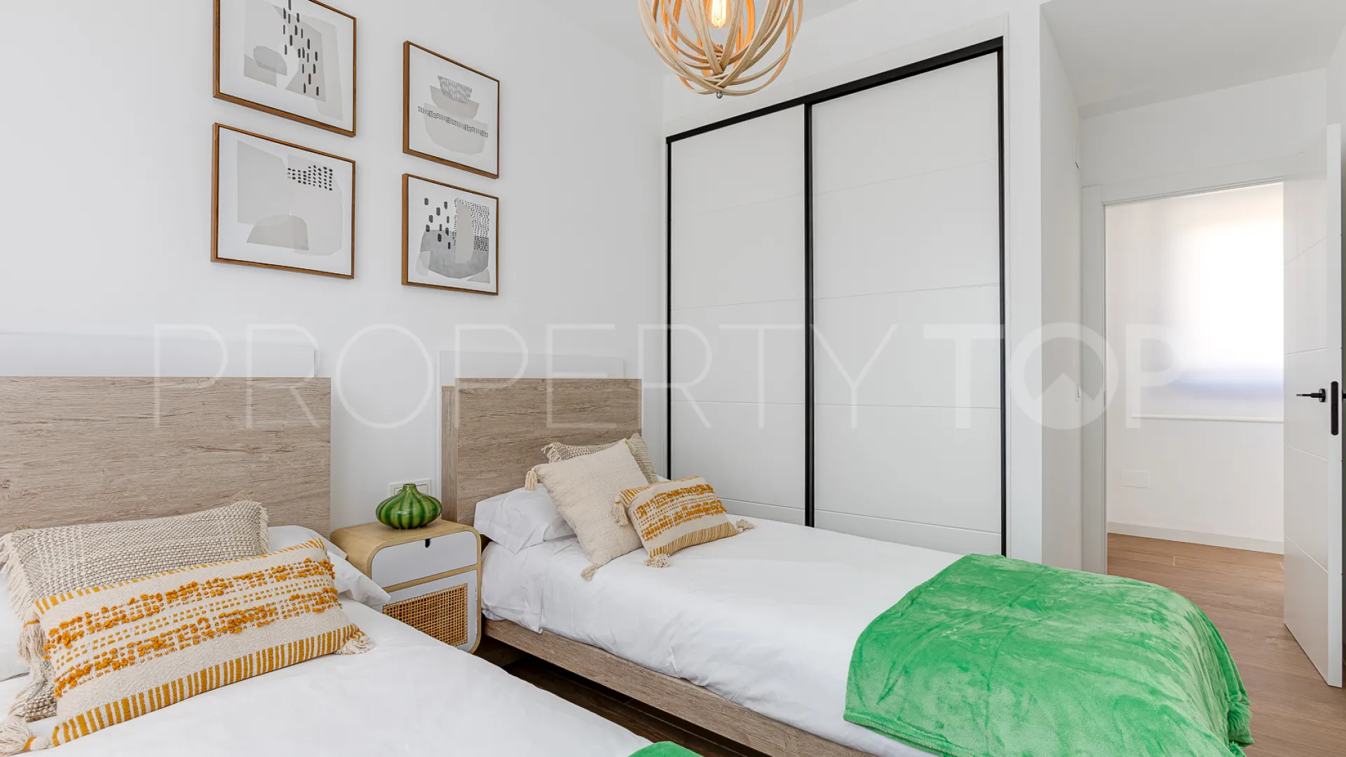 Se vende villa en Cala de Finestrat con 3 dormitorios