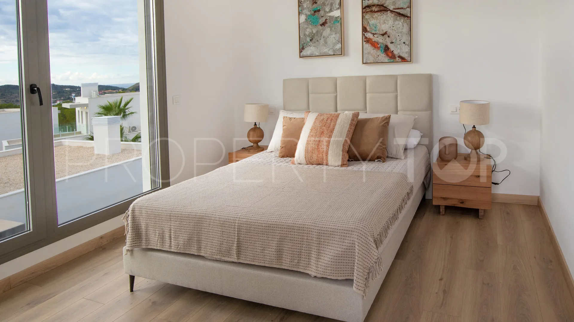 Comprar villa con 4 dormitorios en Cala de Finestrat
