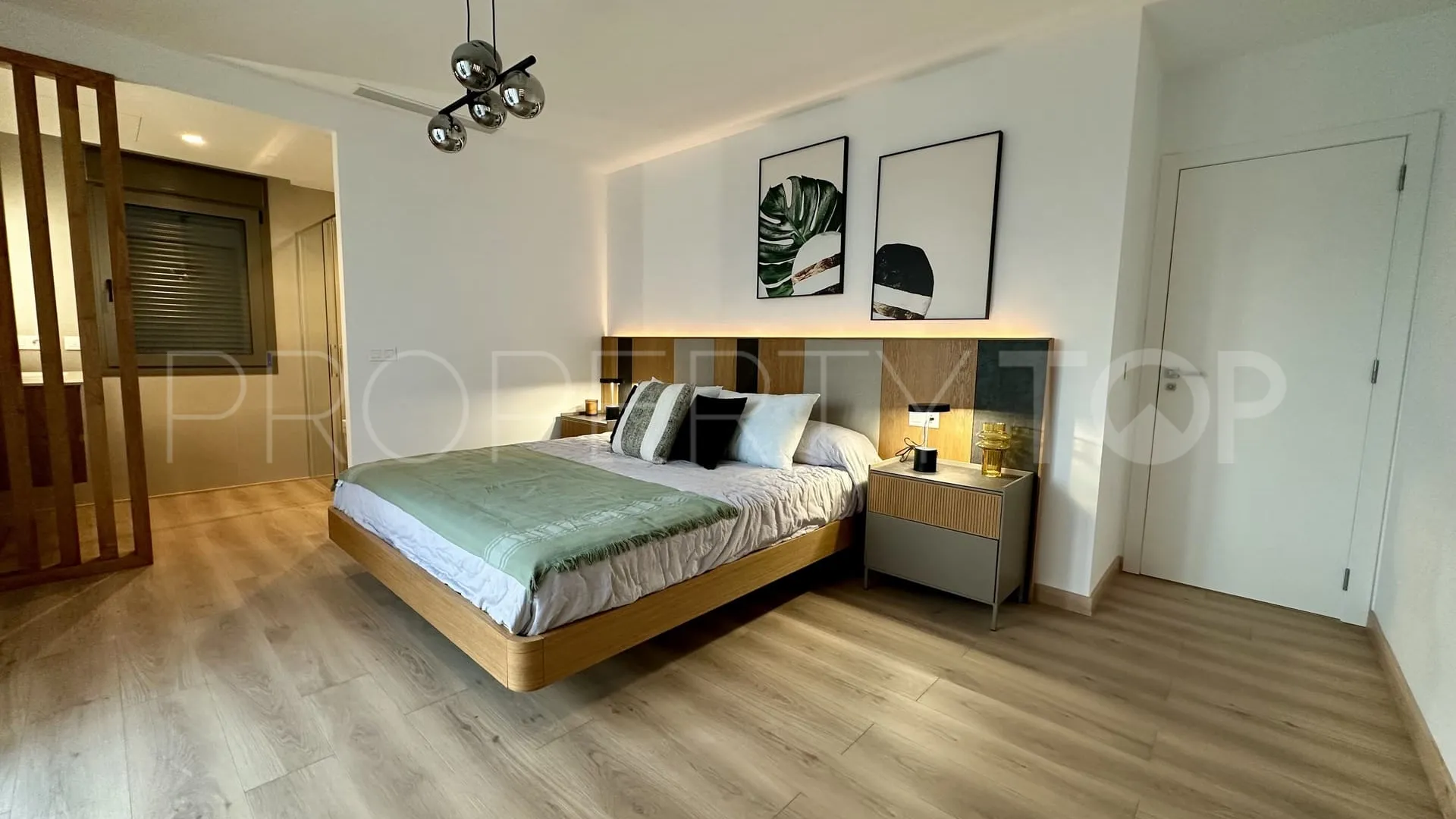 Comprar villa con 4 dormitorios en Cala de Finestrat
