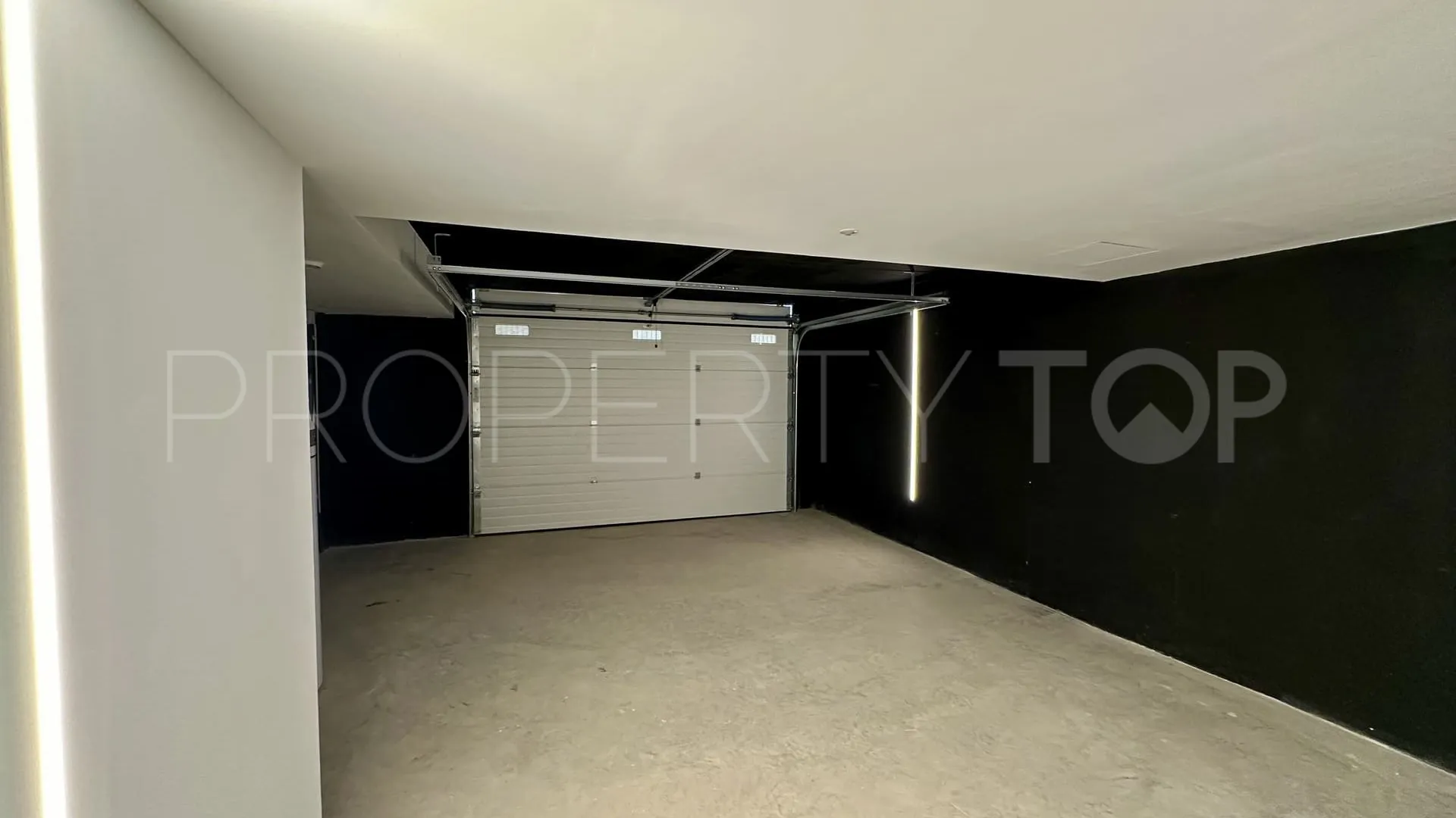 Comprar villa con 4 dormitorios en Cala de Finestrat