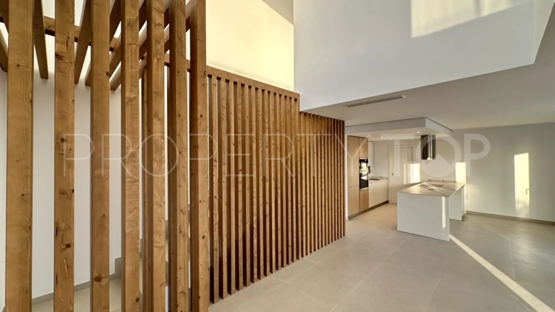 Comprar villa con 4 dormitorios en Cala de Finestrat