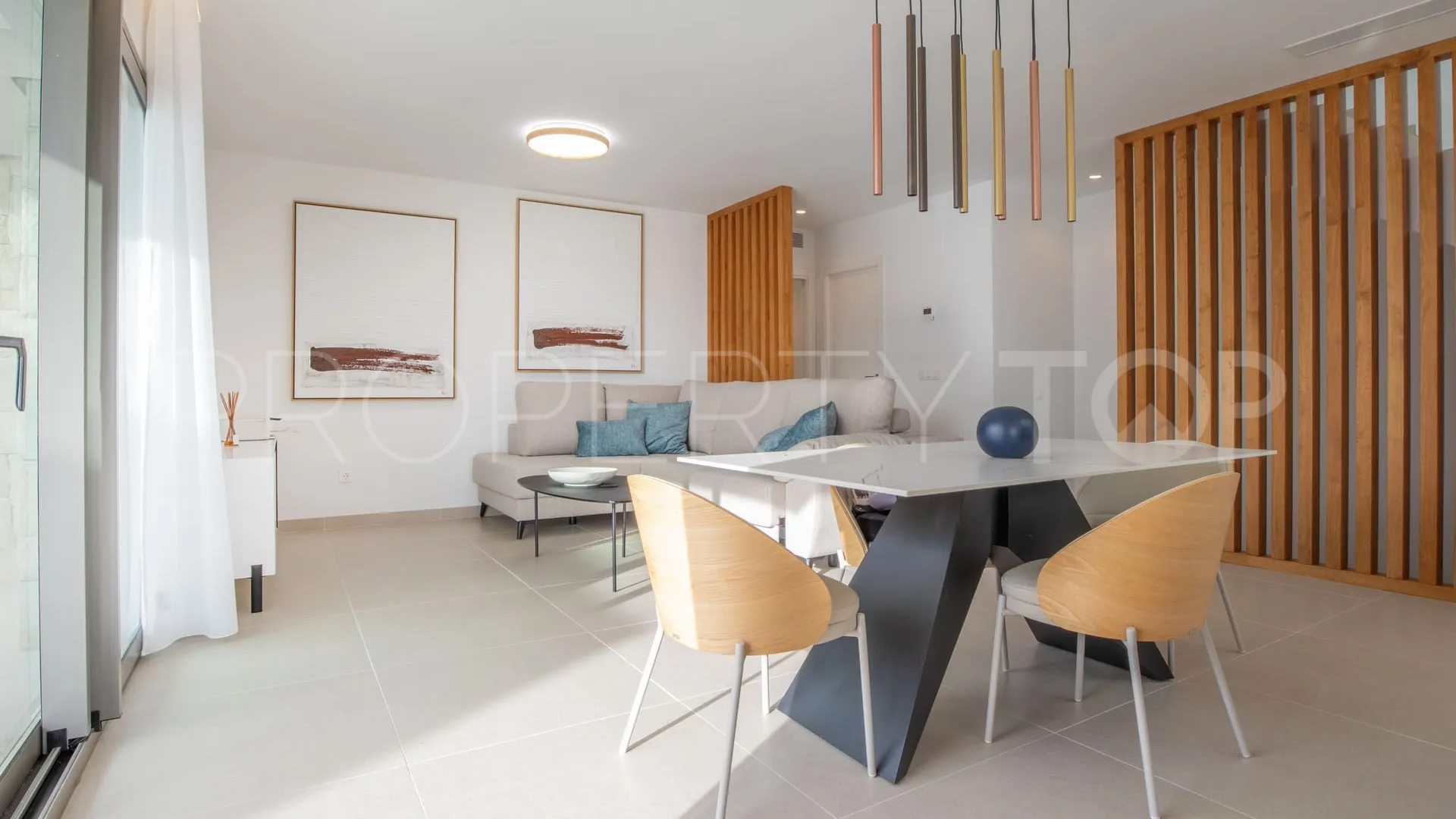 Comprar villa con 4 dormitorios en Cala de Finestrat