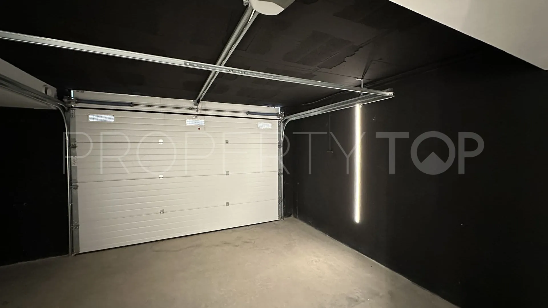 Comprar villa con 4 dormitorios en Cala de Finestrat