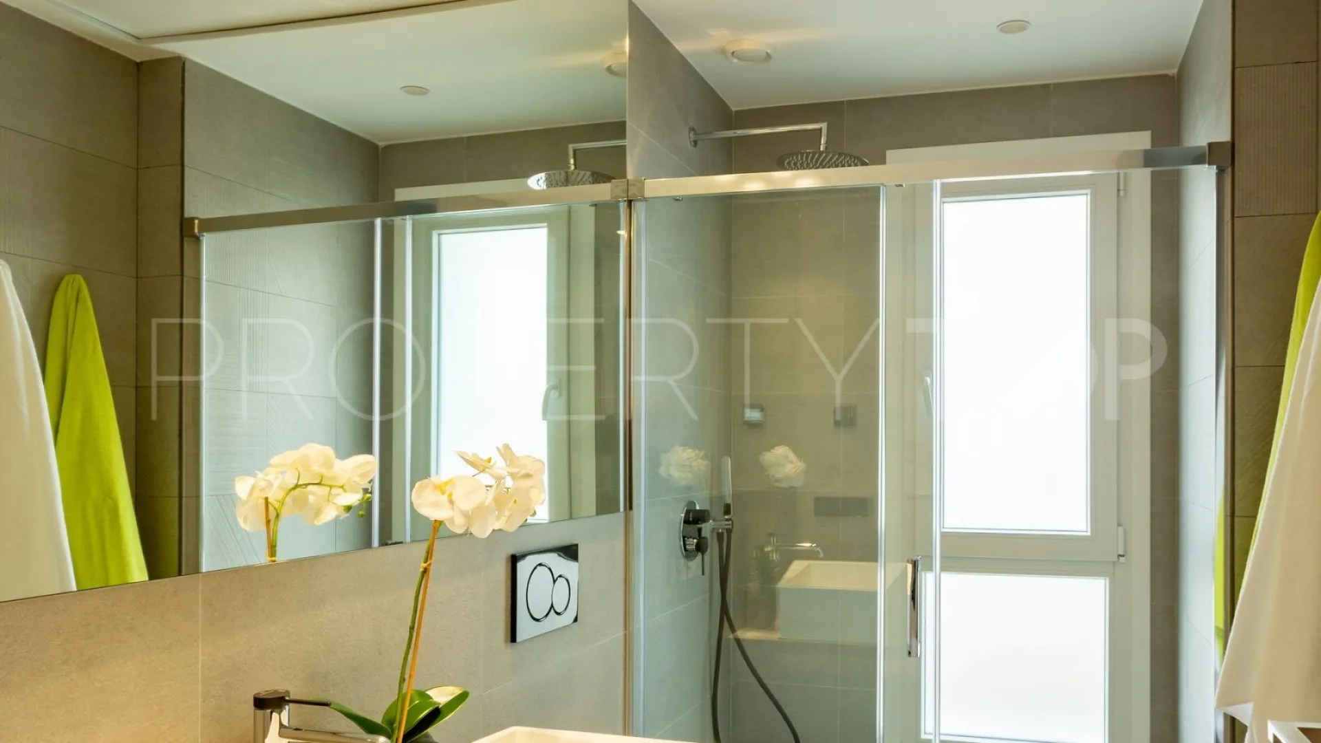 Buy town house in La Finca Golf with 3 bedrooms