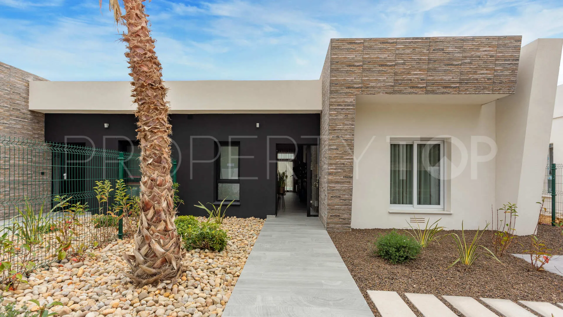 Buy town house in La Finca Golf with 3 bedrooms