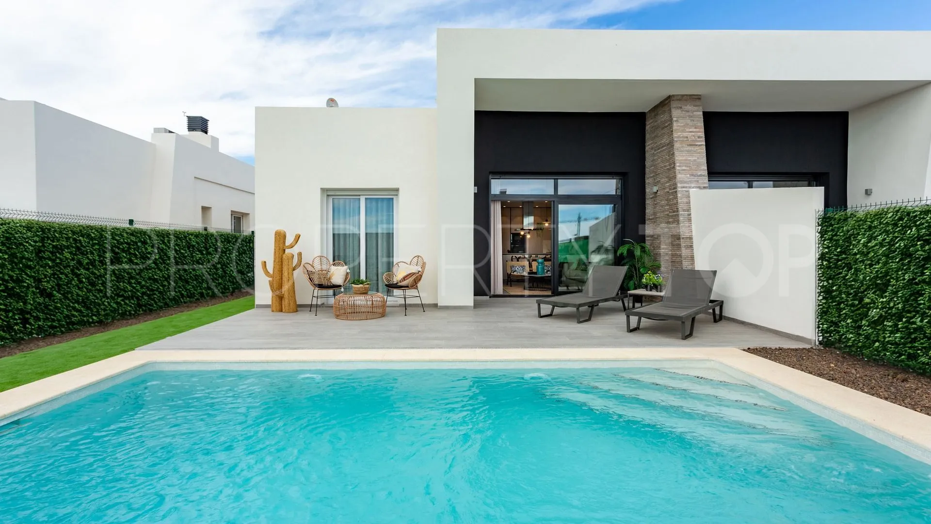 Buy town house in La Finca Golf with 3 bedrooms
