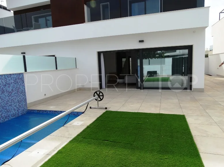 Villa en venta en Pilar de la Horadada