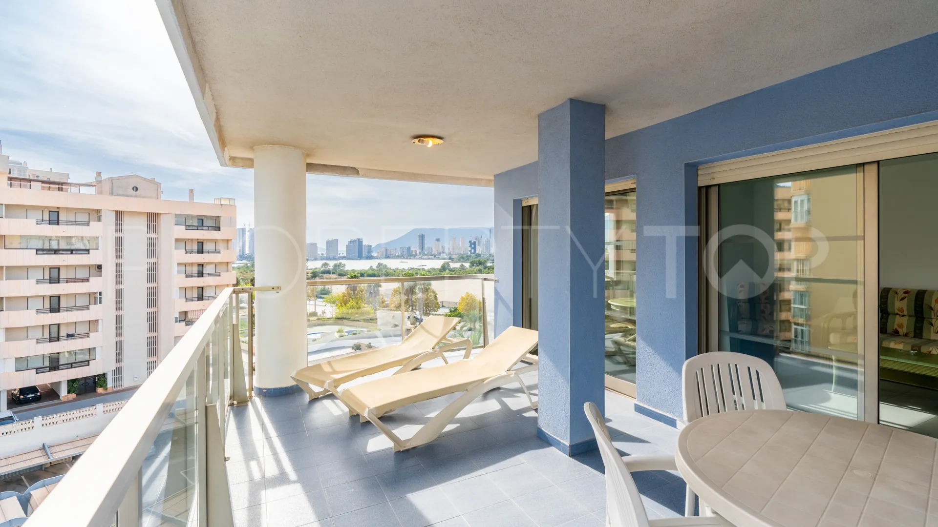 Apartamento con 3 dormitorios en venta en Calpe