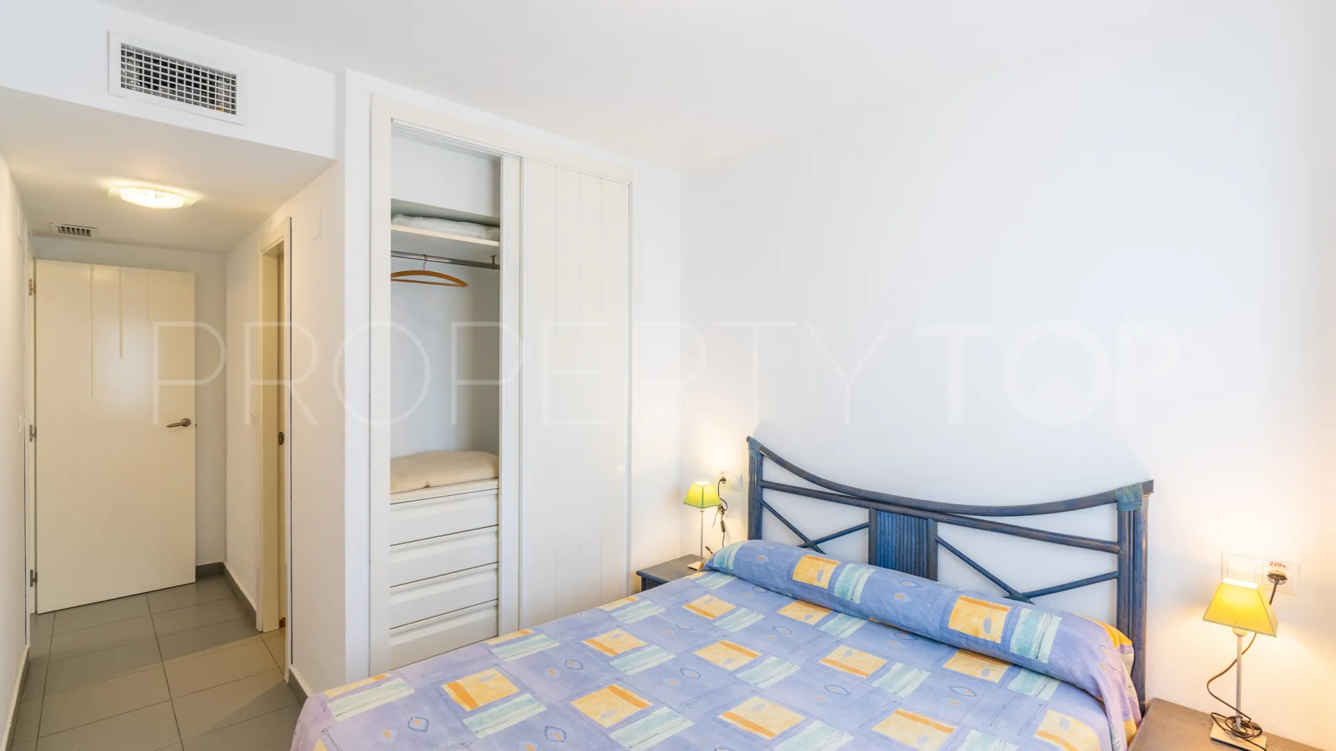 Apartamento con 3 dormitorios en venta en Calpe