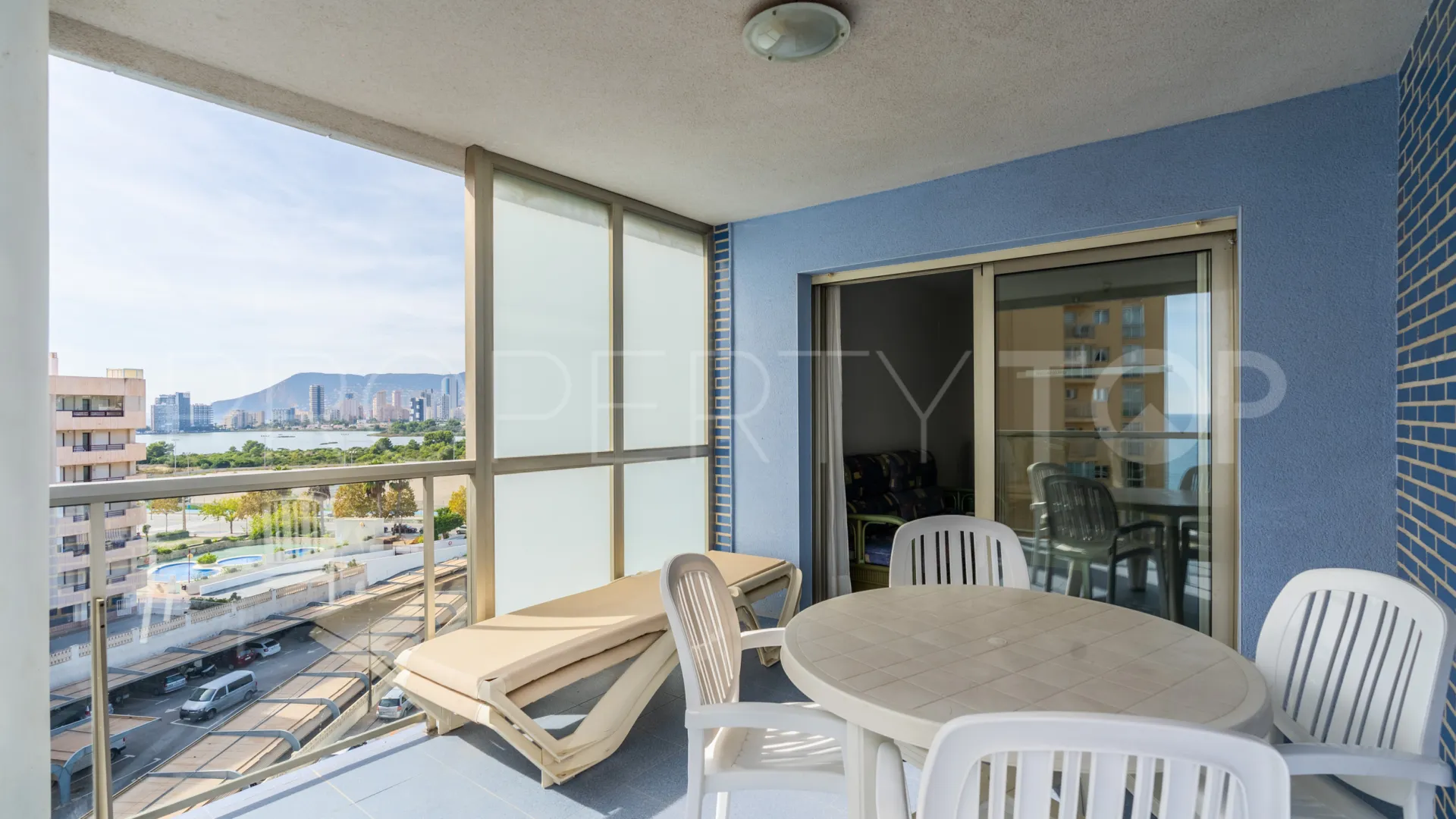 Apartamento con 3 dormitorios en venta en Calpe