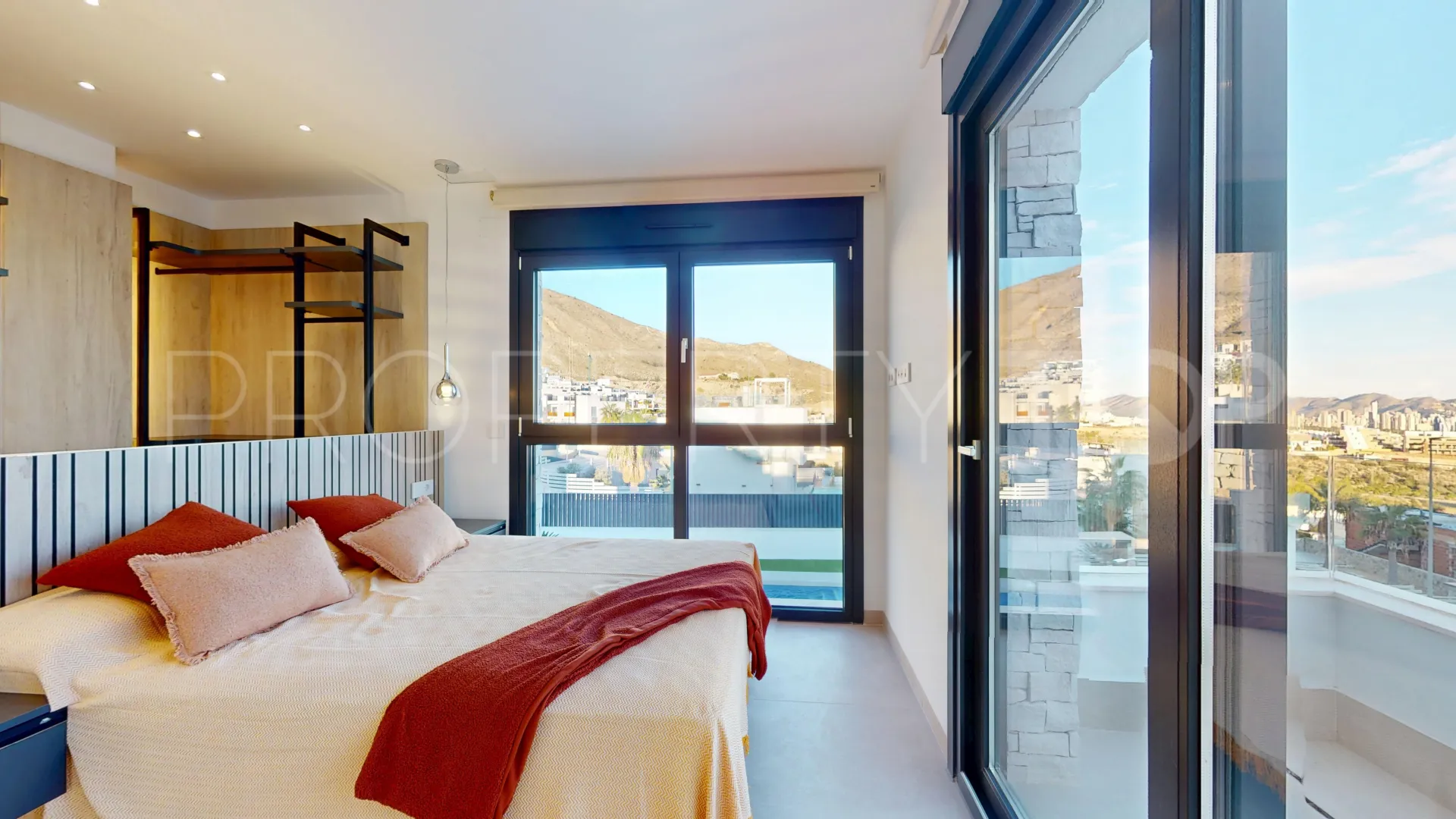 Villa en venta de 3 dormitorios en Cala de Finestrat
