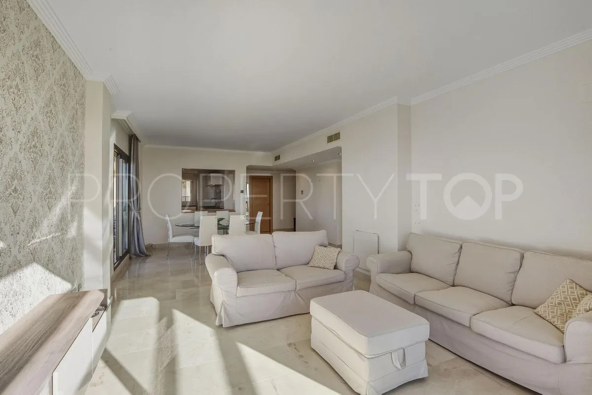 For sale penthouse in Benahavis Centro with 2 bedrooms