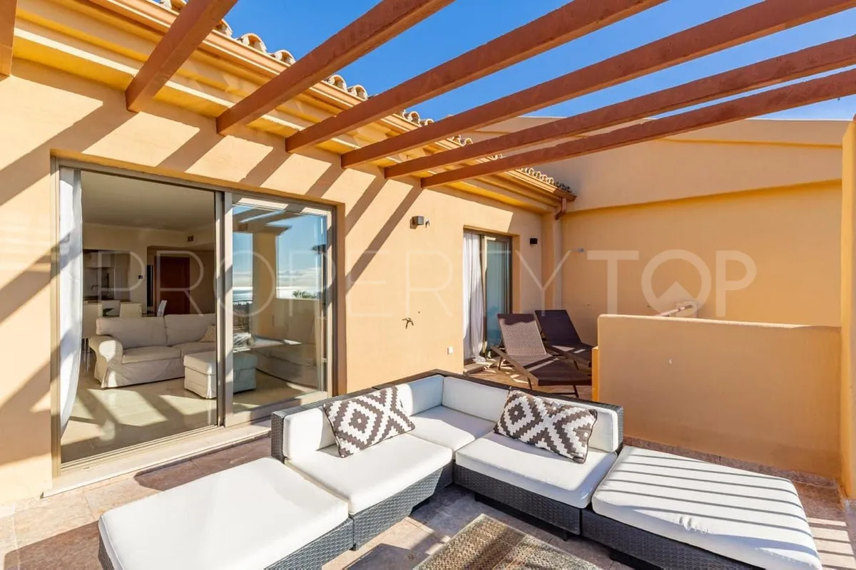 For sale penthouse in Benahavis Centro with 2 bedrooms