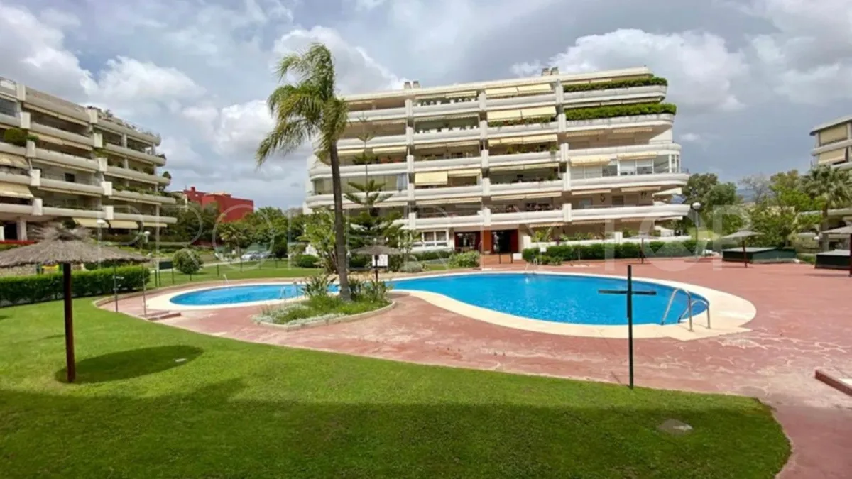 For sale apartment with 3 bedrooms in Guadalmina Alta