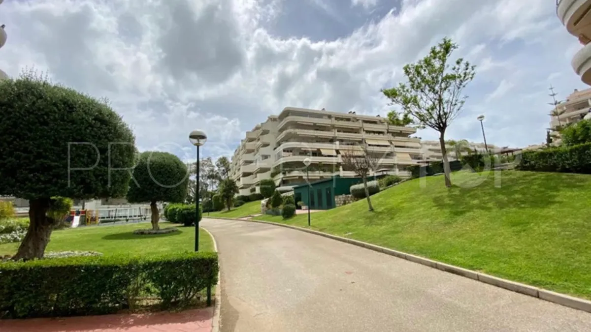 For sale apartment with 3 bedrooms in Guadalmina Alta