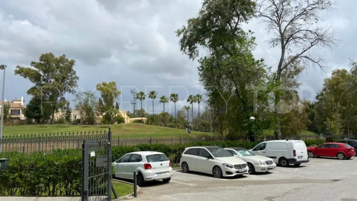 For sale apartment with 3 bedrooms in Guadalmina Alta