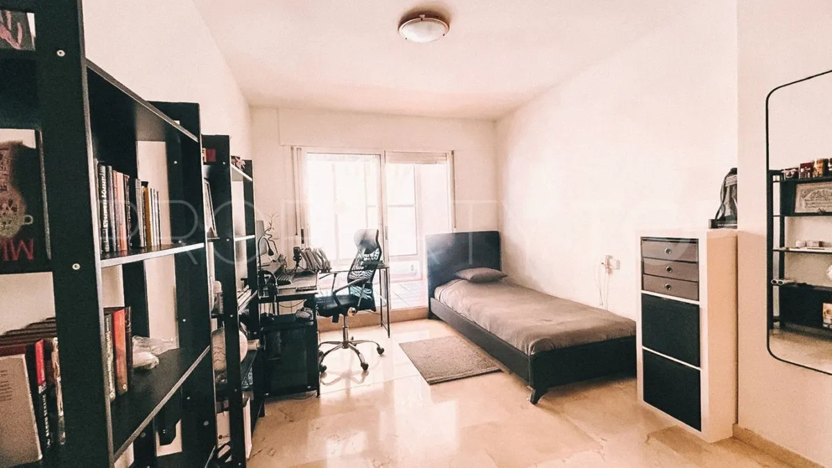 For sale apartment with 3 bedrooms in Guadalmina Alta