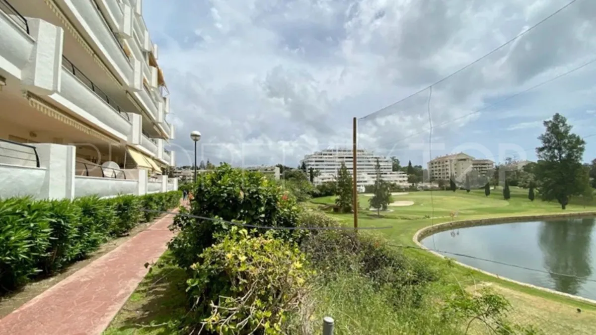 For sale apartment with 3 bedrooms in Guadalmina Alta