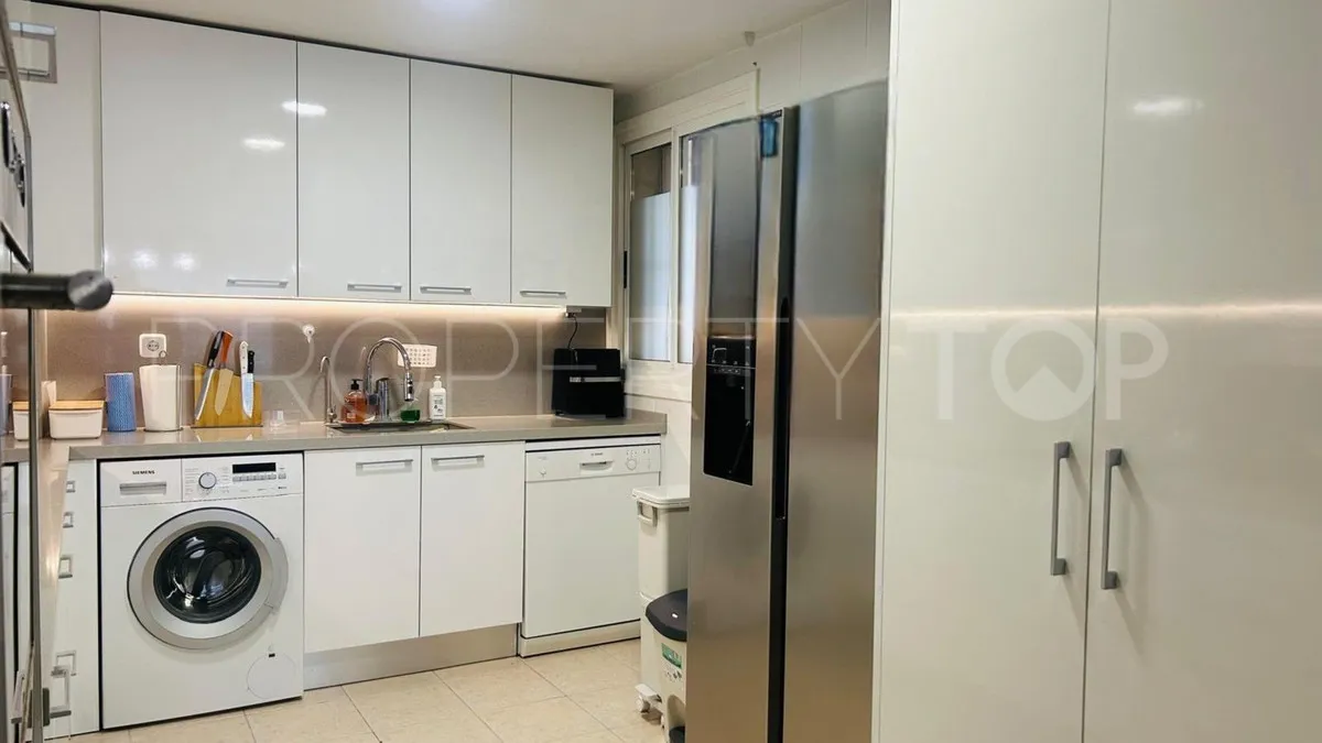 For sale apartment with 3 bedrooms in Guadalmina Alta