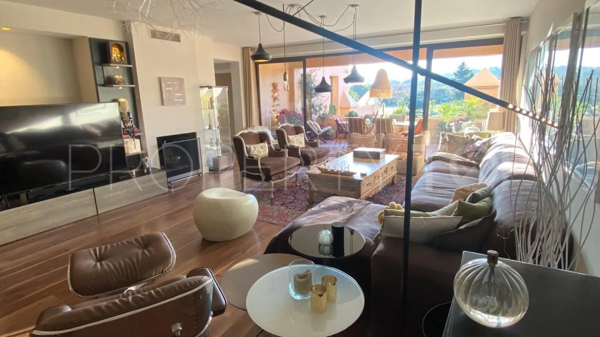 Atico duplex de 3 dormitorios en venta en Estepona Hills