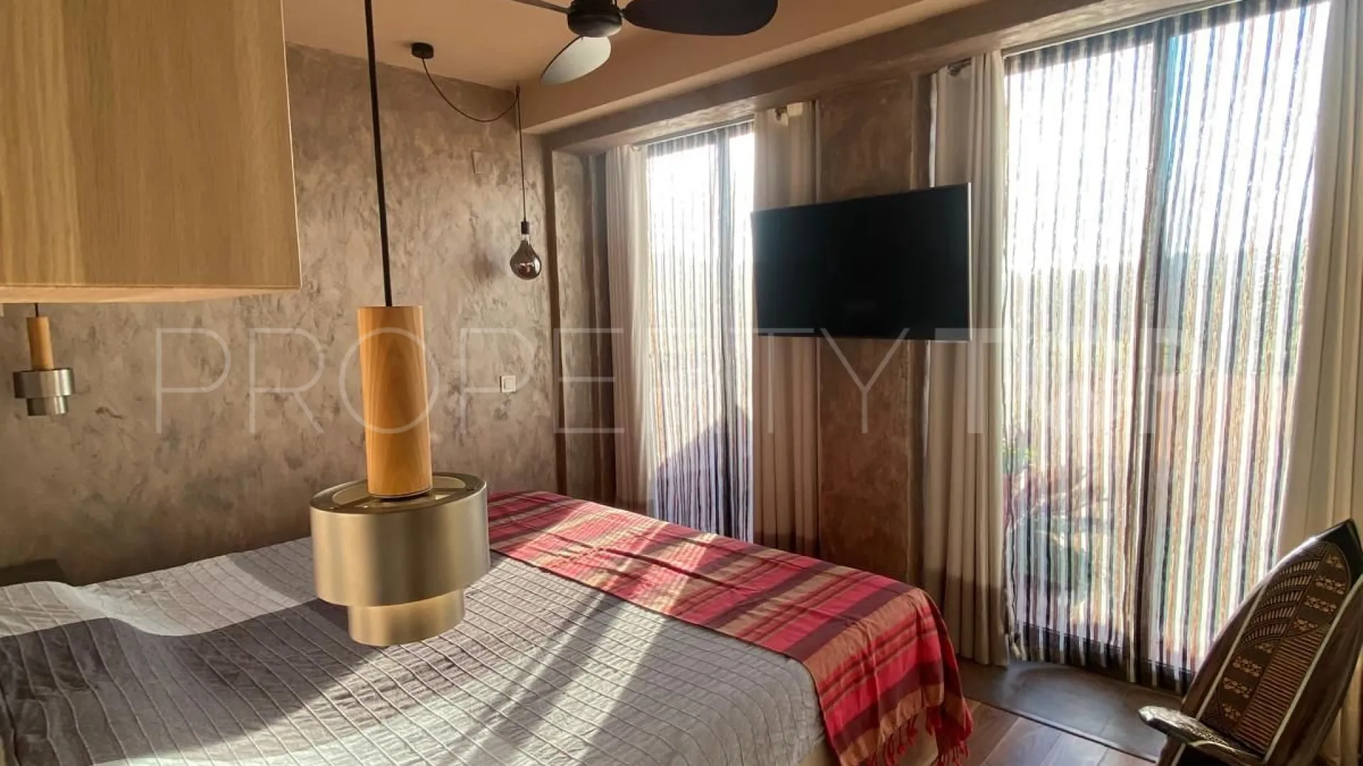 Atico duplex de 3 dormitorios en venta en Estepona Hills