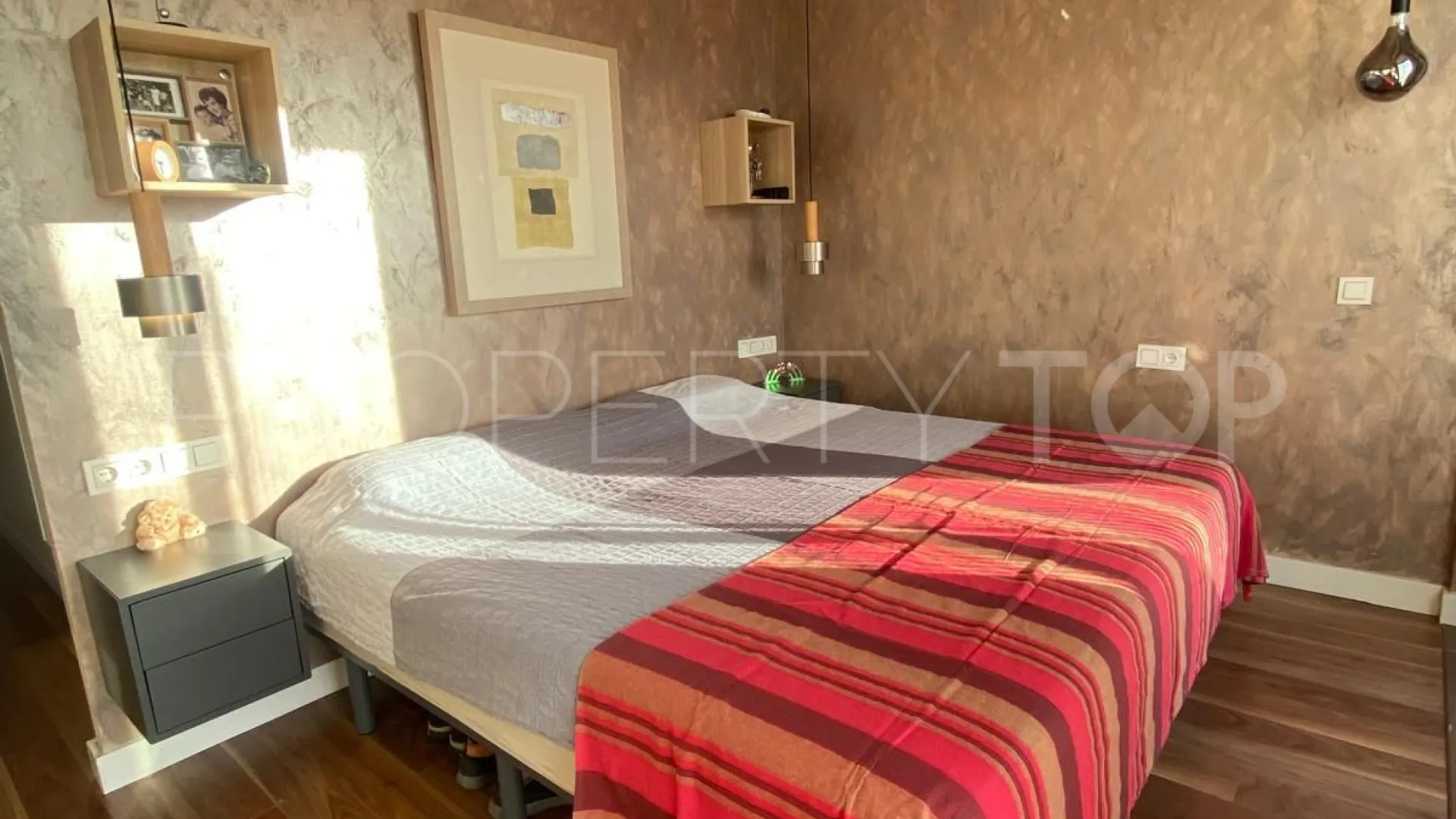 Atico duplex de 3 dormitorios en venta en Estepona Hills