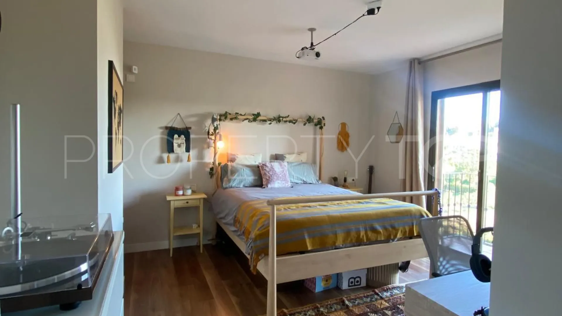 Atico duplex de 3 dormitorios en venta en Estepona Hills