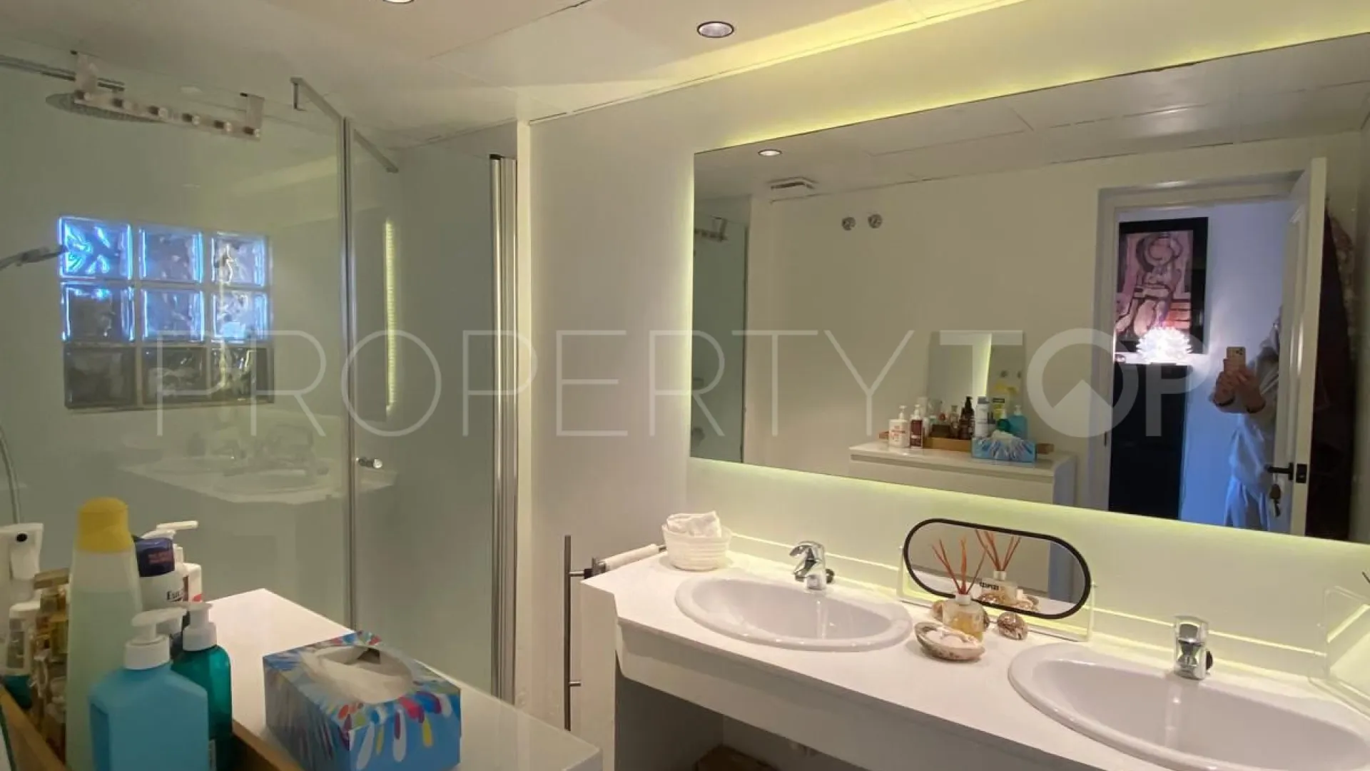Atico duplex de 3 dormitorios en venta en Estepona Hills