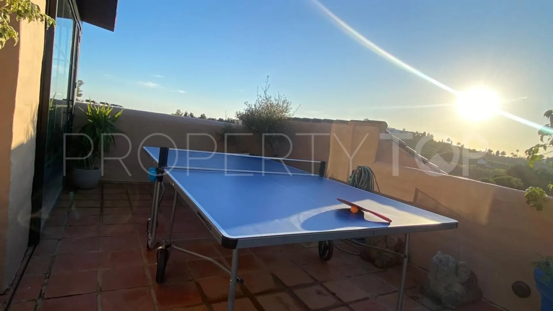 Atico duplex de 3 dormitorios en venta en Estepona Hills