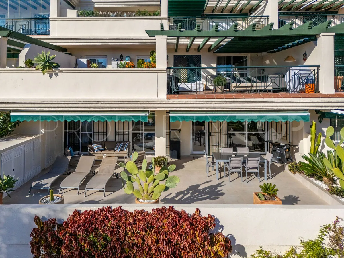 Ground floor apartment with 2 bedrooms for sale in Nueva Andalucia