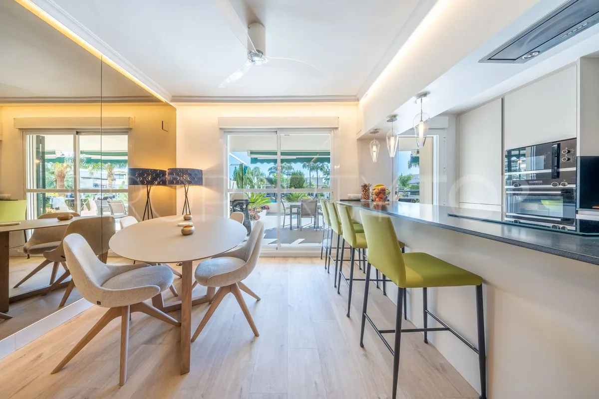 Ground floor apartment with 2 bedrooms for sale in Nueva Andalucia