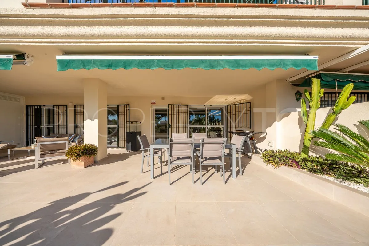 Ground floor apartment with 2 bedrooms for sale in Nueva Andalucia