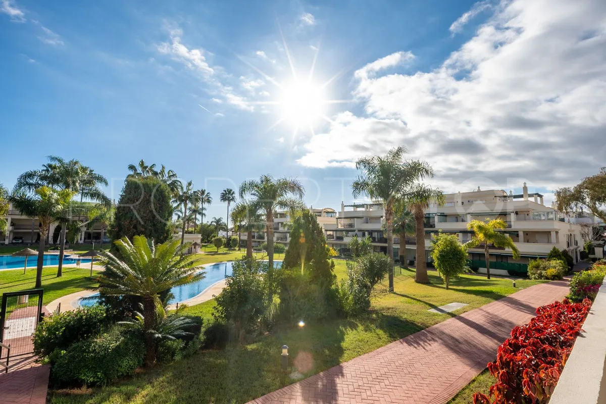 Ground floor apartment with 2 bedrooms for sale in Nueva Andalucia