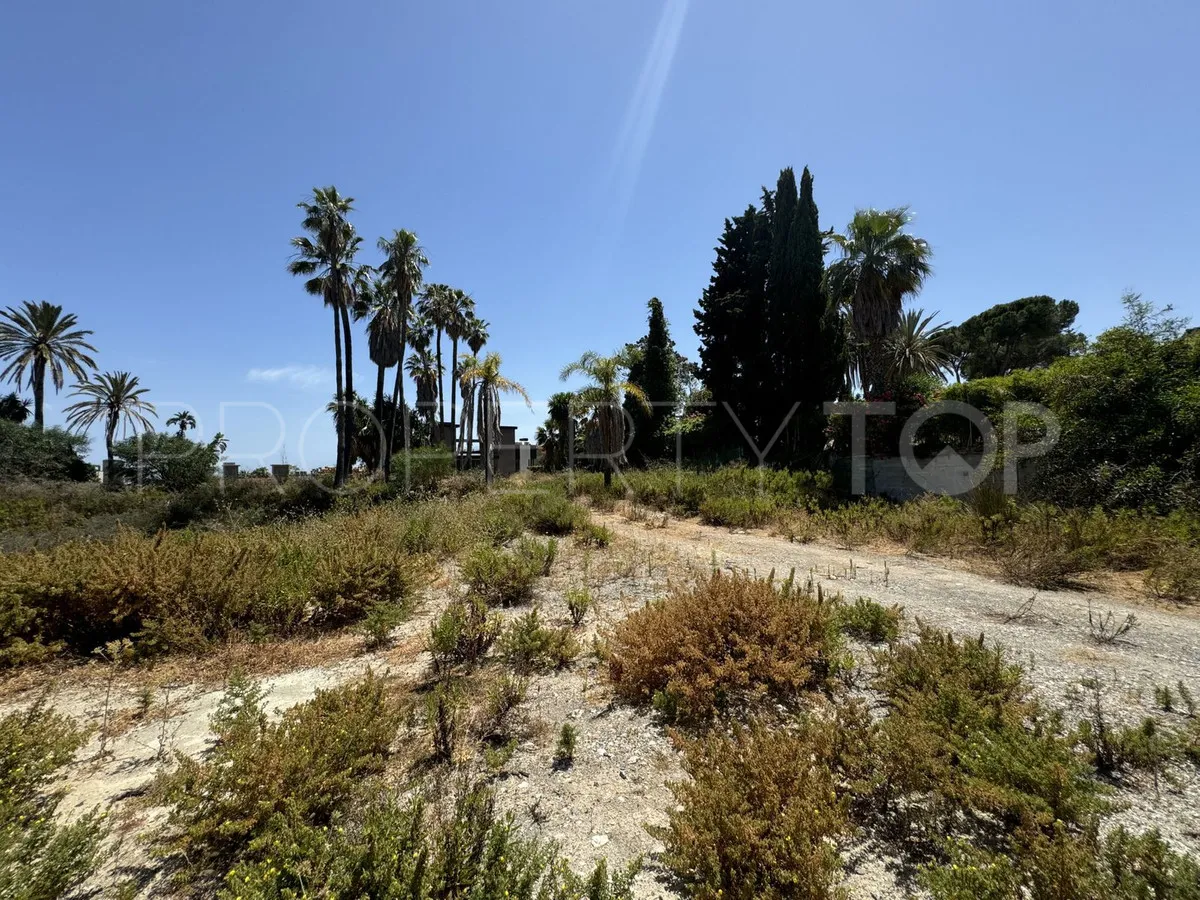 For sale residential plot in Nueva Andalucia