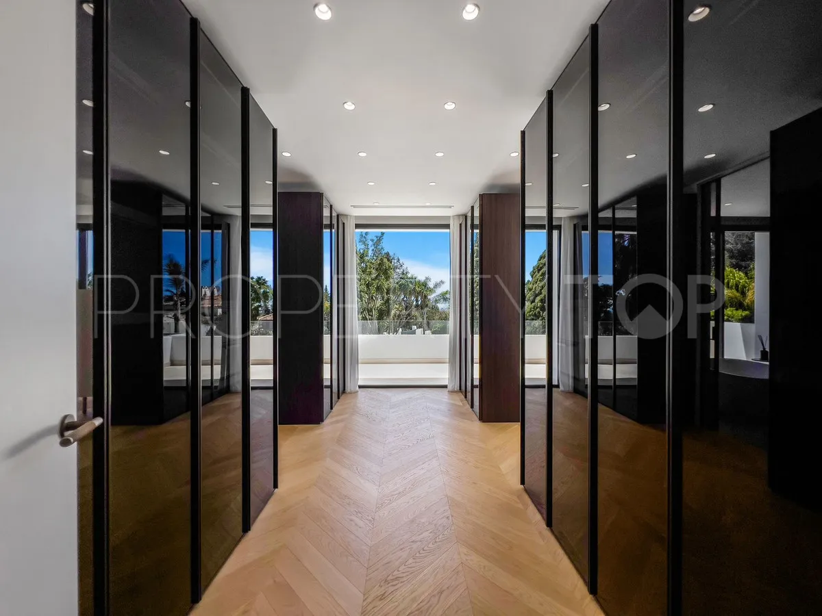 For sale villa with 6 bedrooms in Marbella Golden Mile