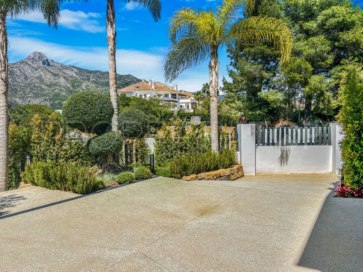 For sale villa with 6 bedrooms in Marbella Golden Mile