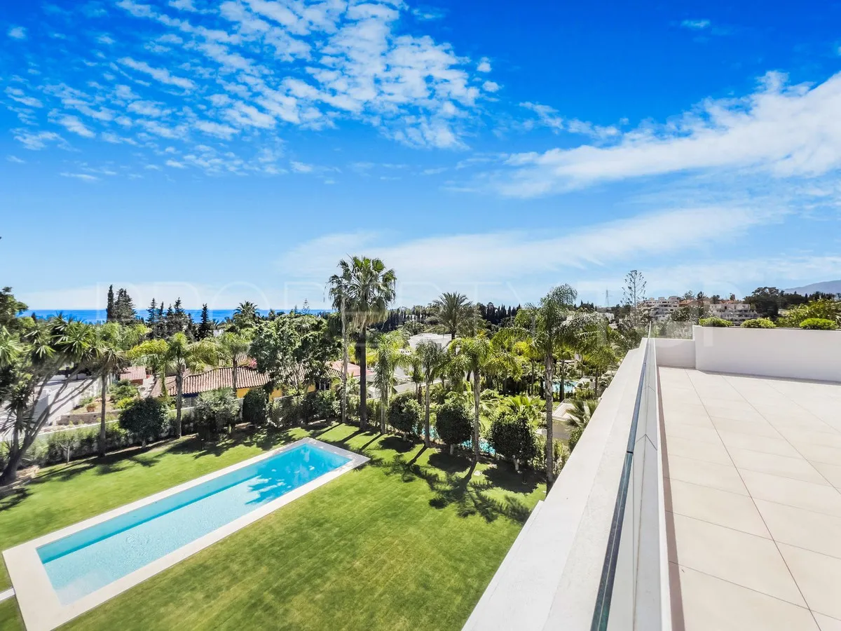 For sale villa with 6 bedrooms in Marbella Golden Mile