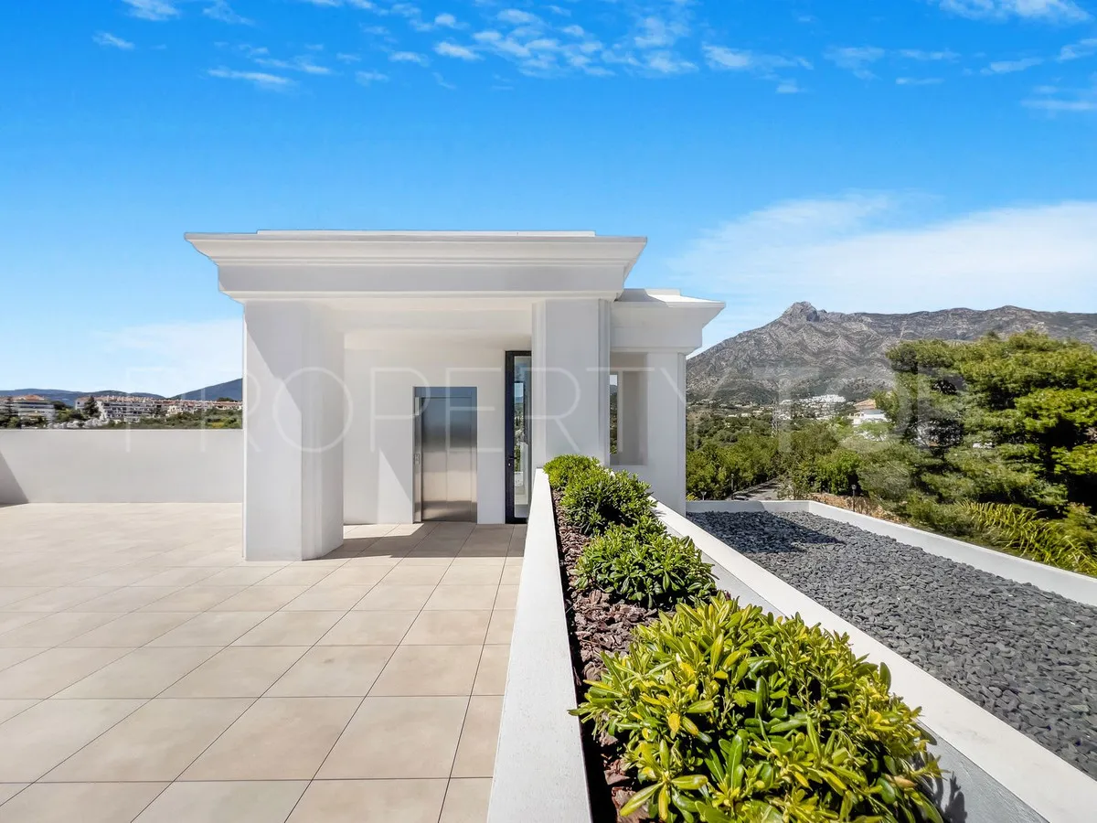 For sale villa with 6 bedrooms in Marbella Golden Mile