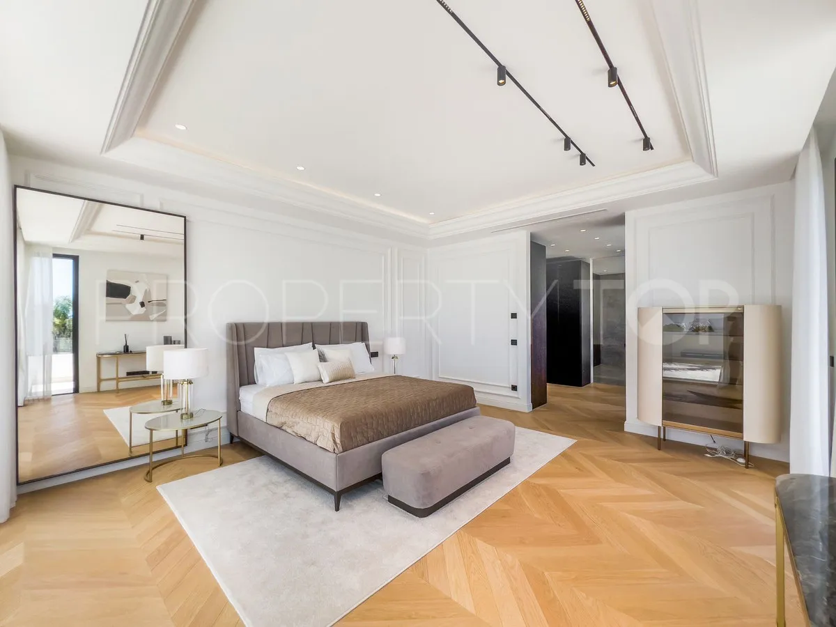 For sale villa with 6 bedrooms in Marbella Golden Mile