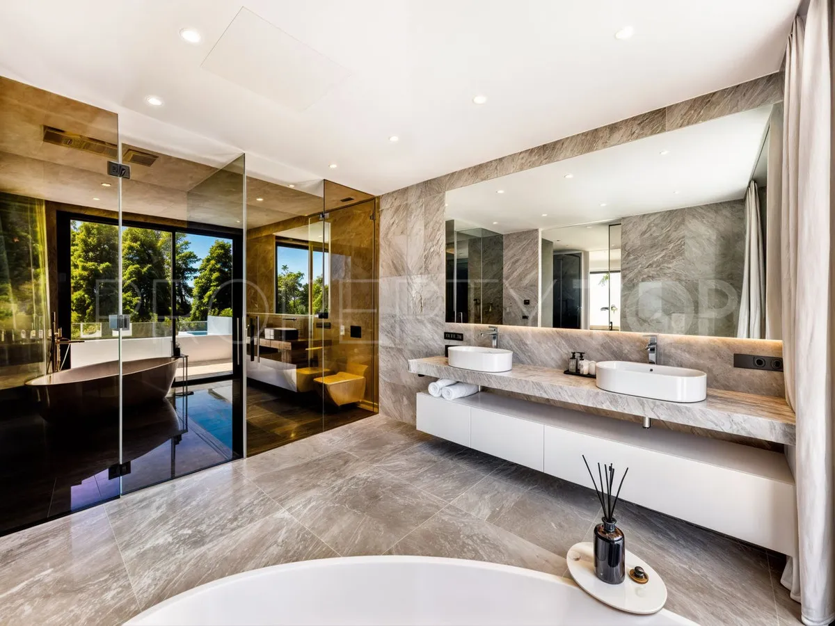 For sale villa with 6 bedrooms in Marbella Golden Mile