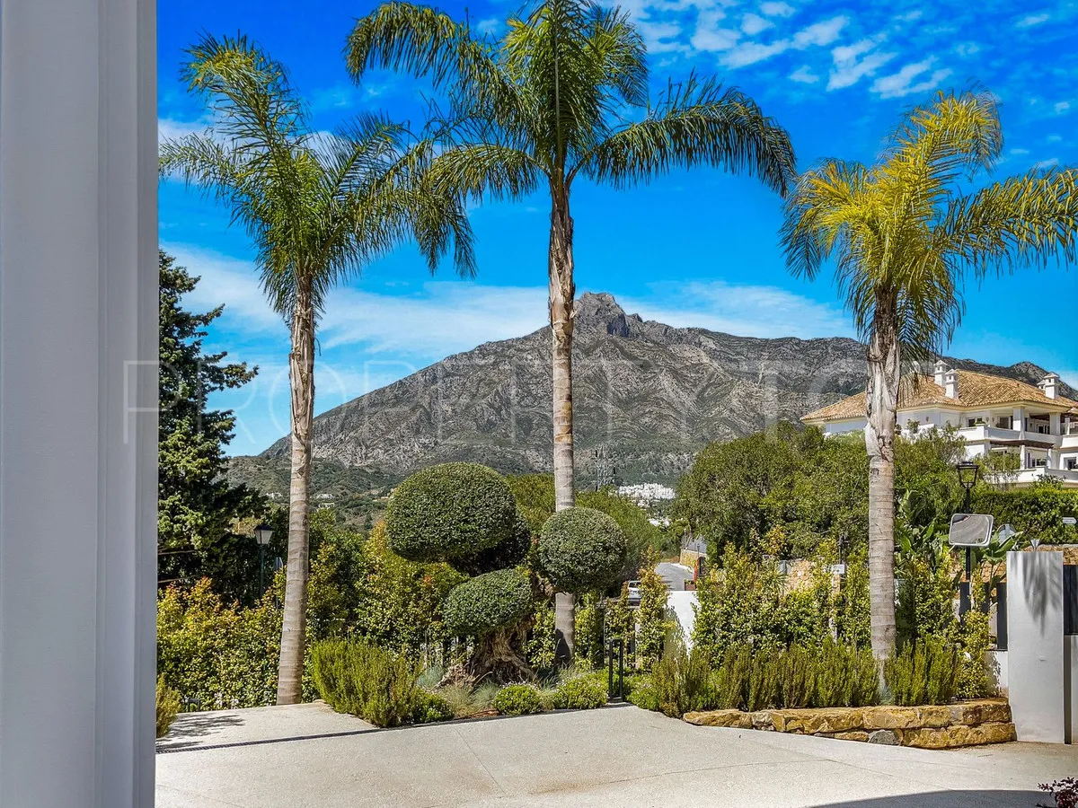 For sale villa with 6 bedrooms in Marbella Golden Mile