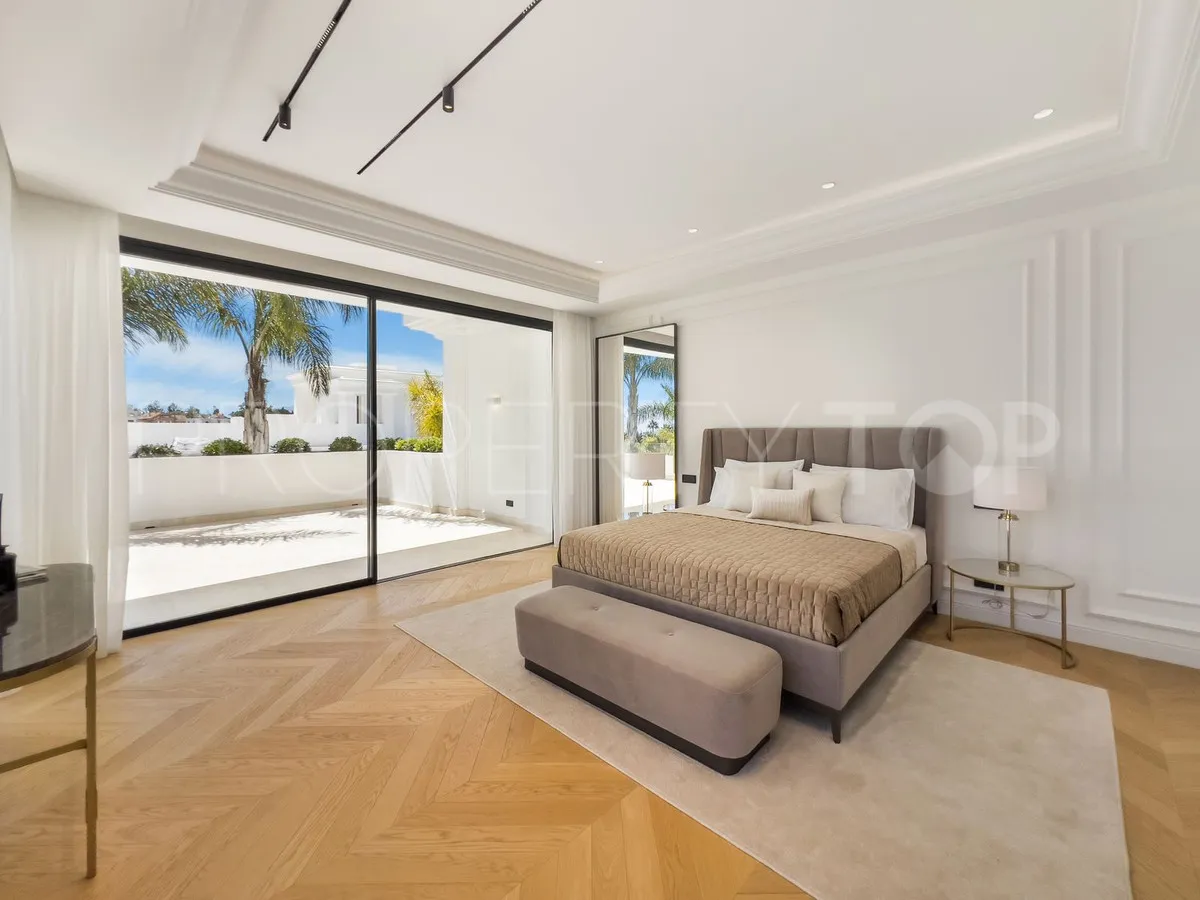 For sale villa with 6 bedrooms in Marbella Golden Mile