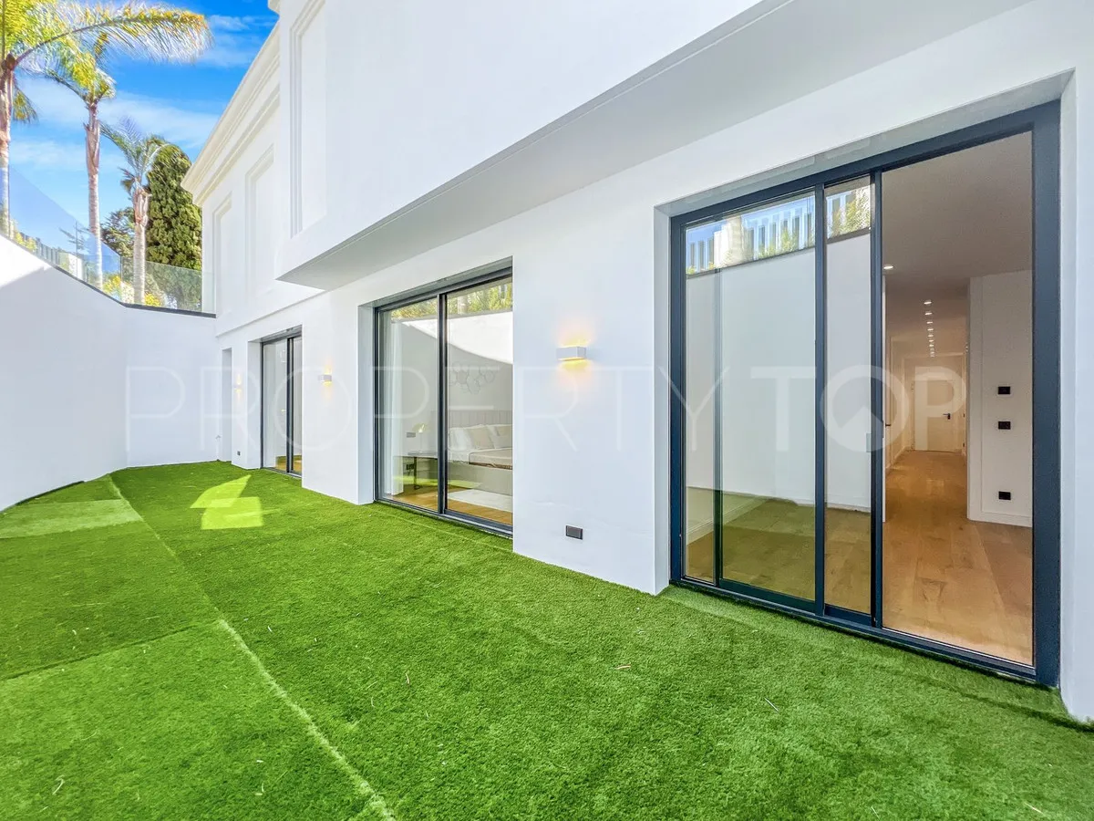 For sale villa with 6 bedrooms in Marbella Golden Mile