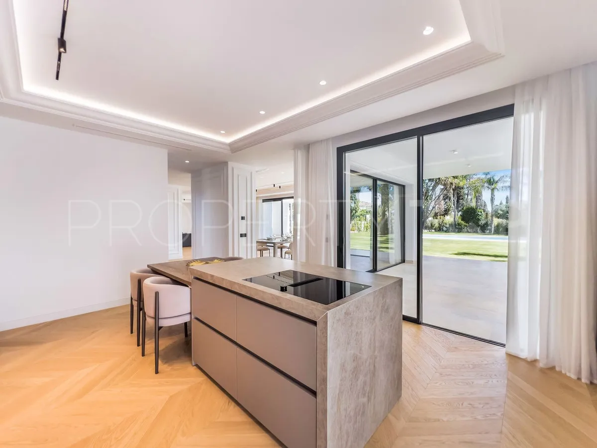 For sale villa with 6 bedrooms in Marbella Golden Mile