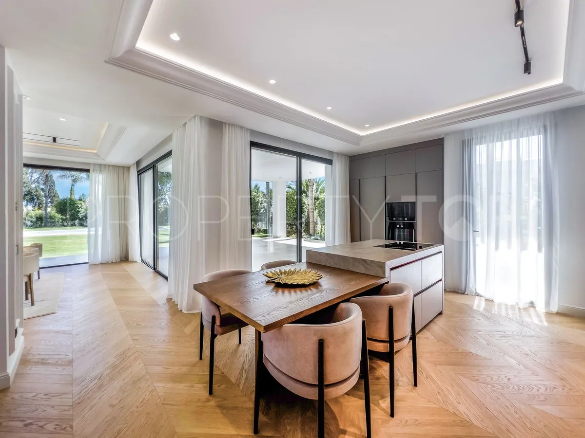 For sale villa with 6 bedrooms in Marbella Golden Mile