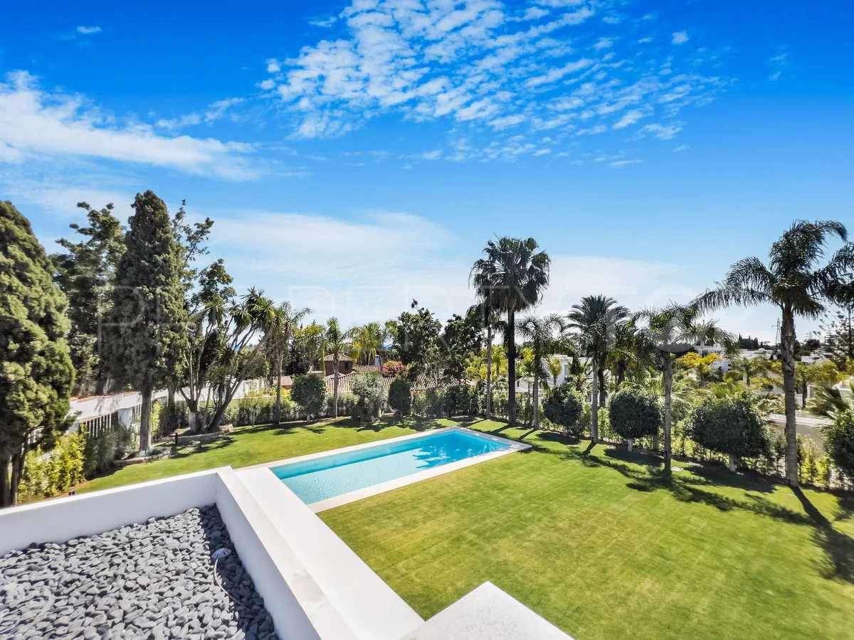 For sale villa with 6 bedrooms in Marbella Golden Mile